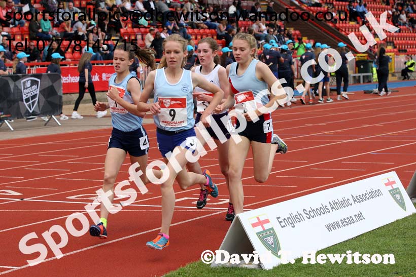 Junior girls 1500 metres, English Schools Track and Field. Photo: David T. Hewitson/Sports for All Pics